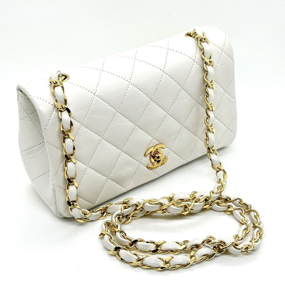 CHANEL Handbags - CHANEL Vintage White Quilted Lambskin Full Flap CC Mini Gold Chain Shoulder Bag